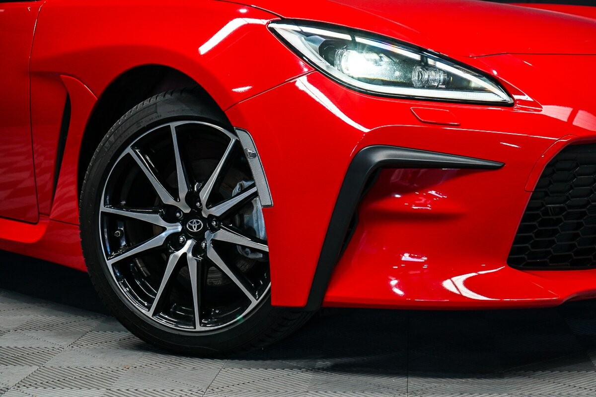 Toyota Gr86 image 2