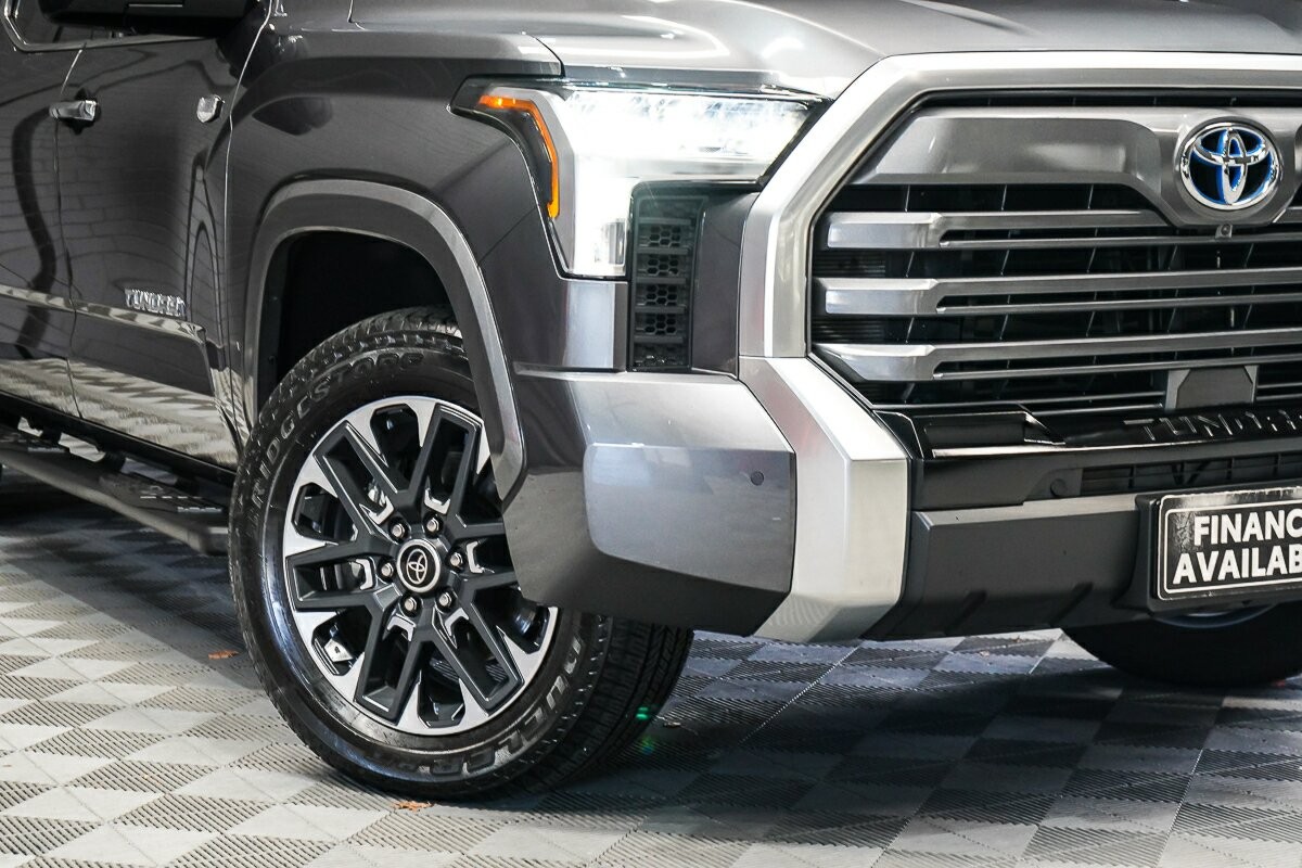 Toyota Tundra image 2