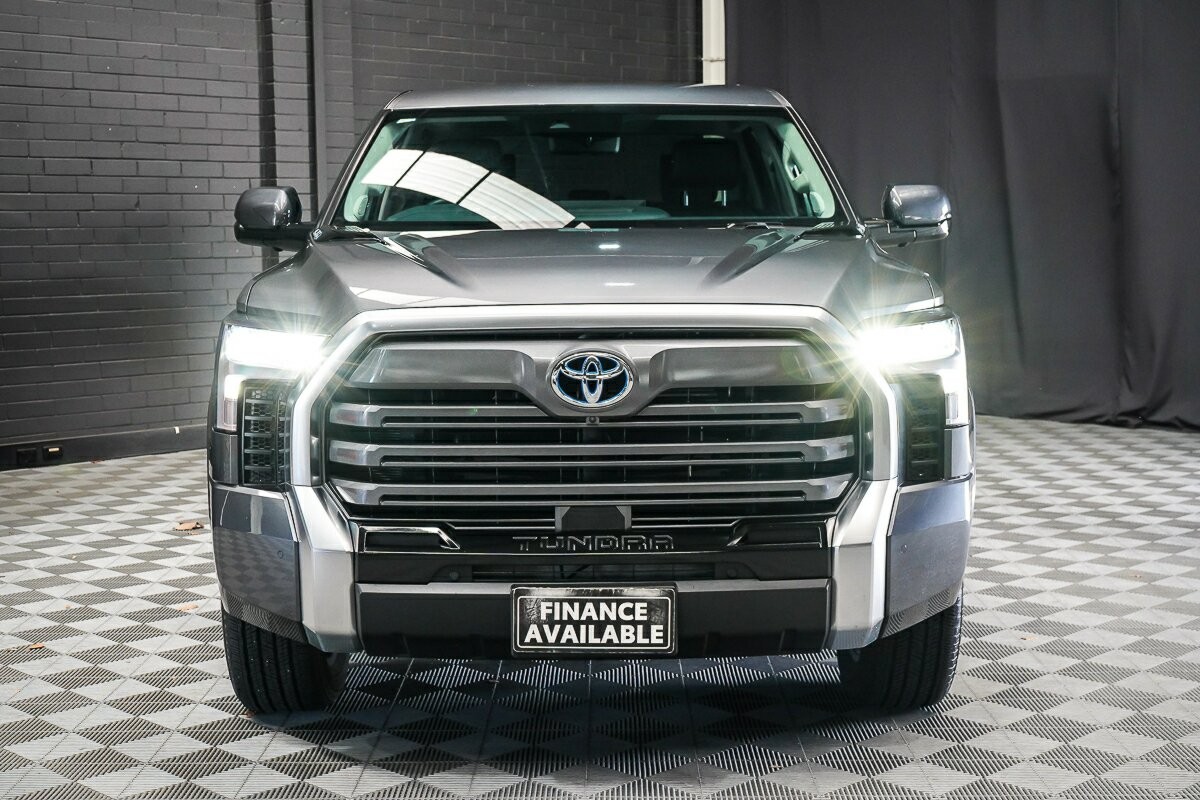 Toyota Tundra image 3