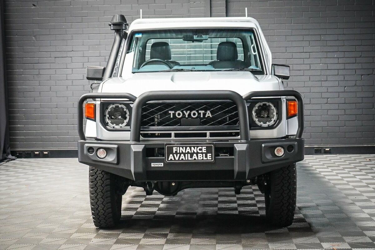 Toyota Landcruiser image 3