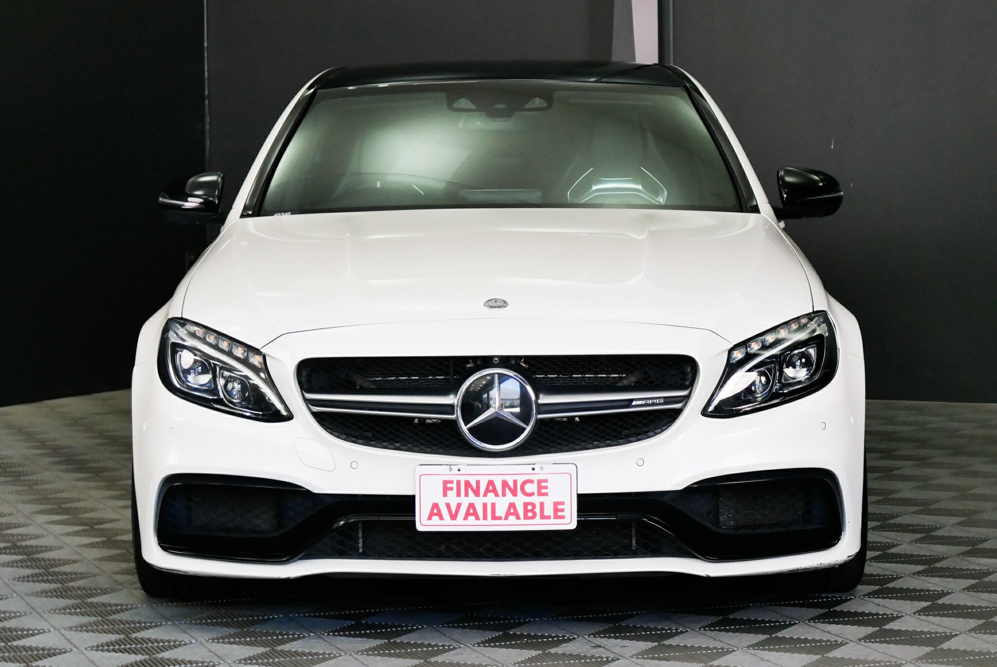 Mercedes Benz C-class image 2