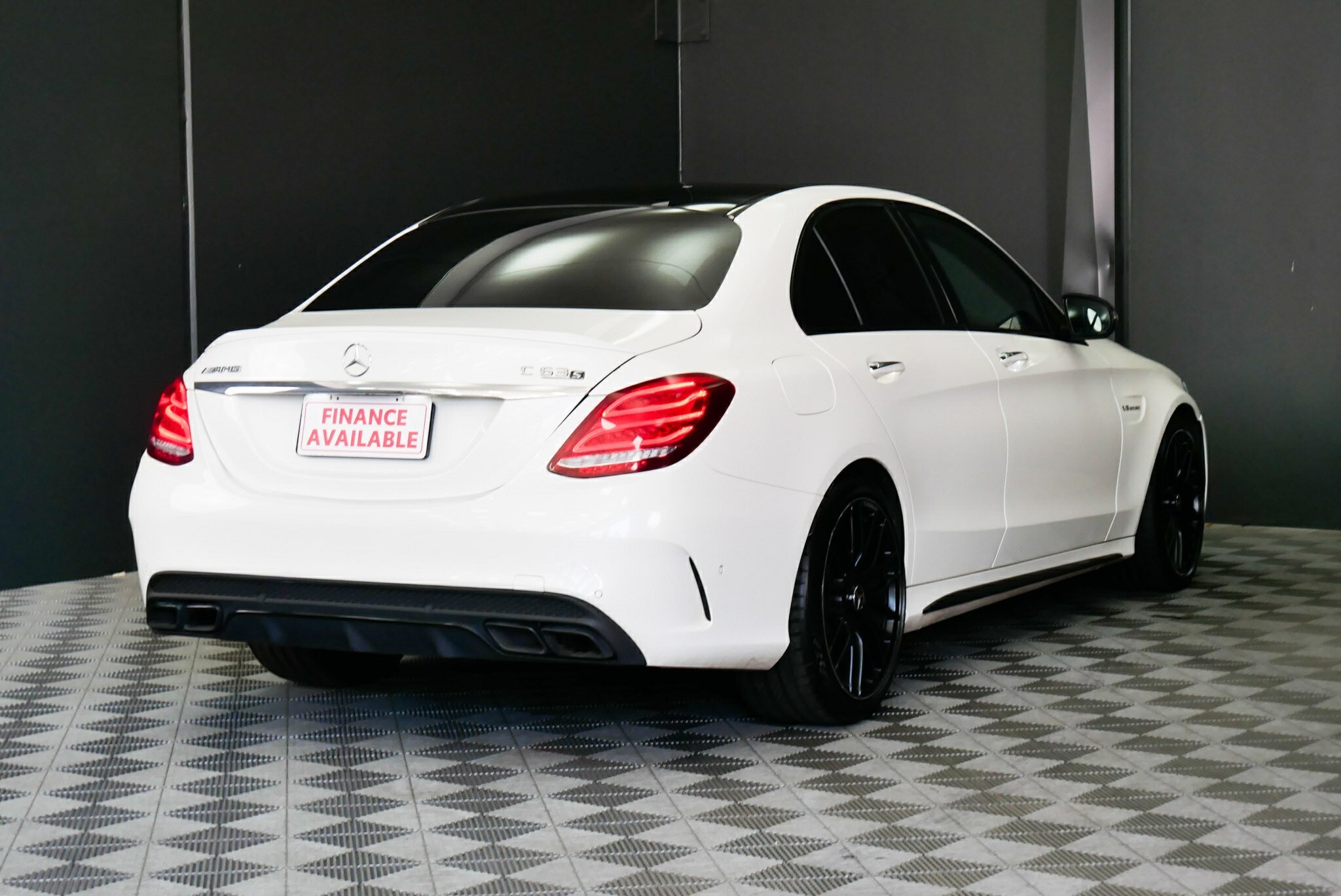 Mercedes Benz C-class image 4