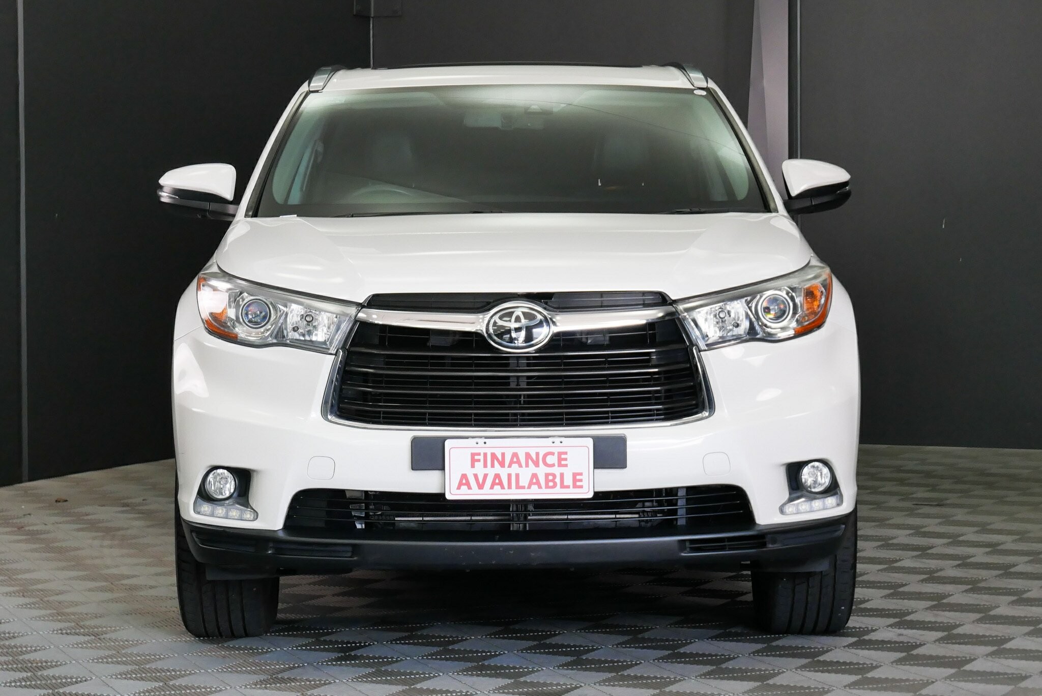 Toyota Kluger image 2