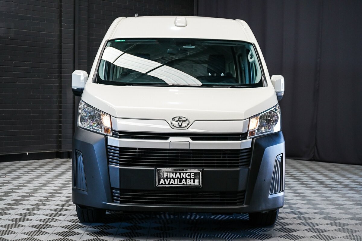 Toyota Hiace image 3