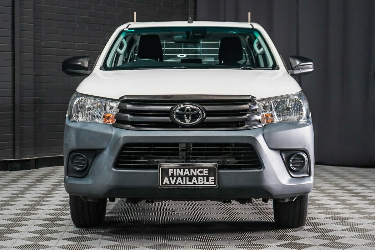Toyota Hilux image 3