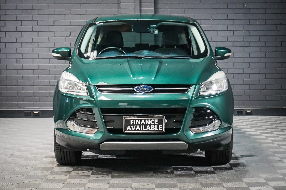 Ford Kuga image 3