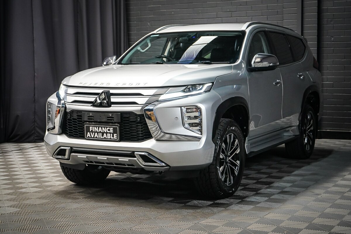 Mitsubishi Pajero Sport image 4