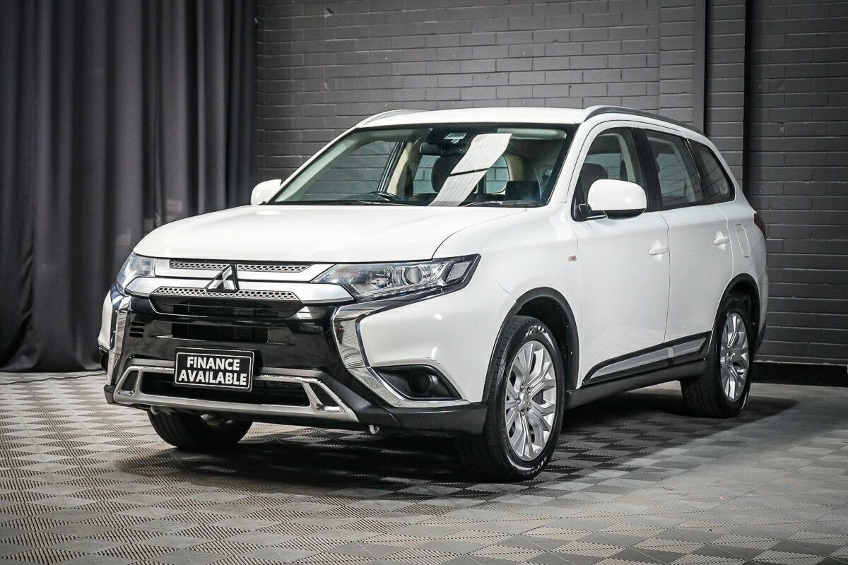 Mitsubishi Outlander image 4