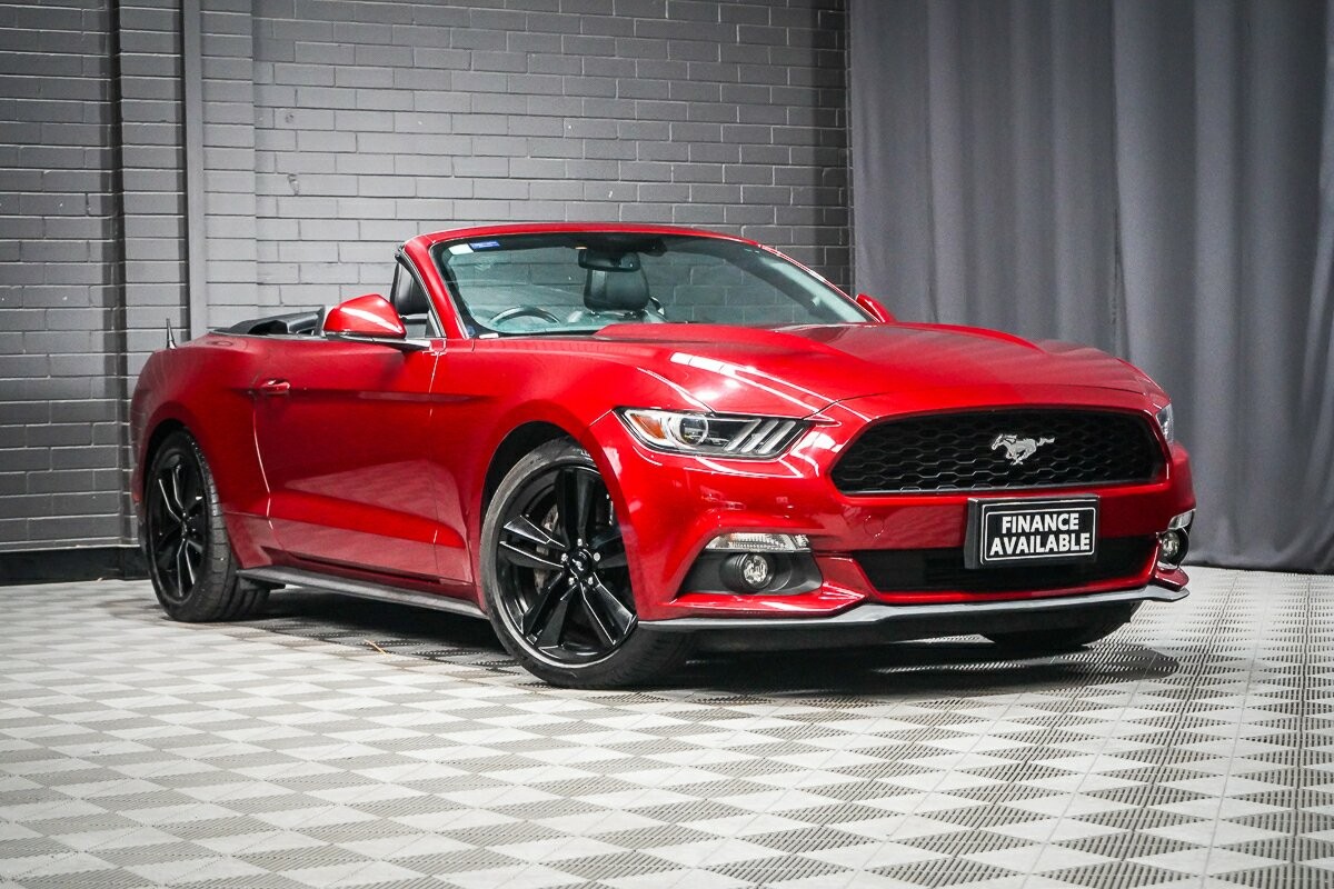 Ford Mustang image 2