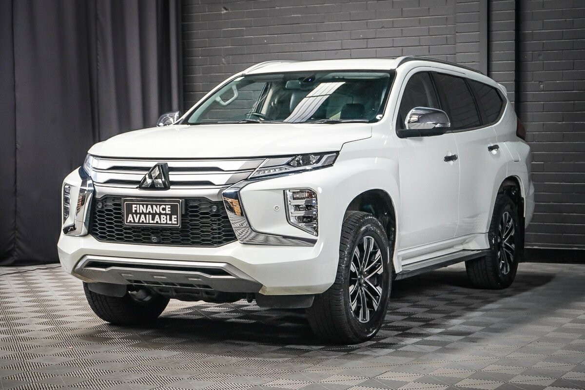 Mitsubishi Pajero Sport image 4