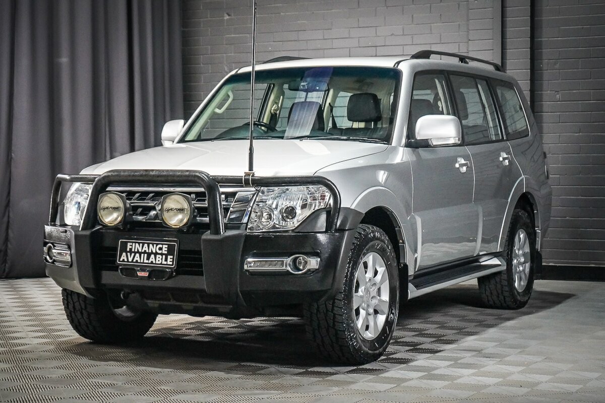 Mitsubishi Pajero image 4