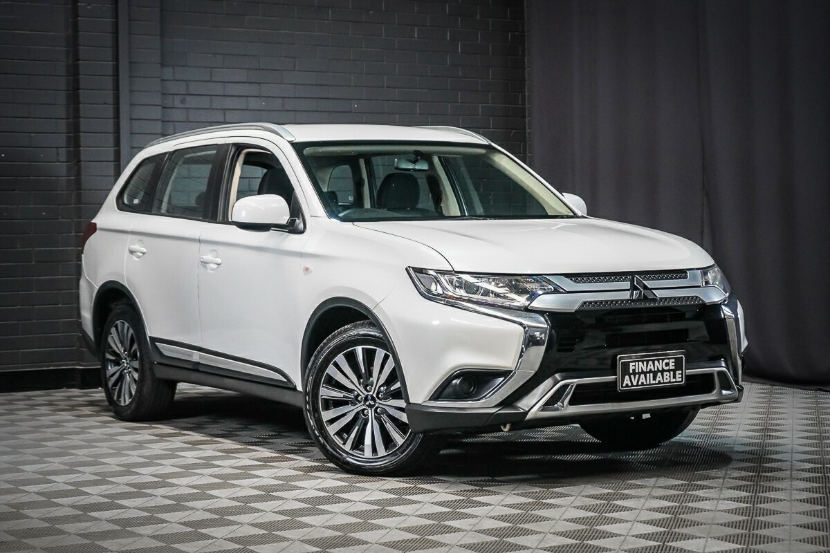 Mitsubishi Outlander image 1