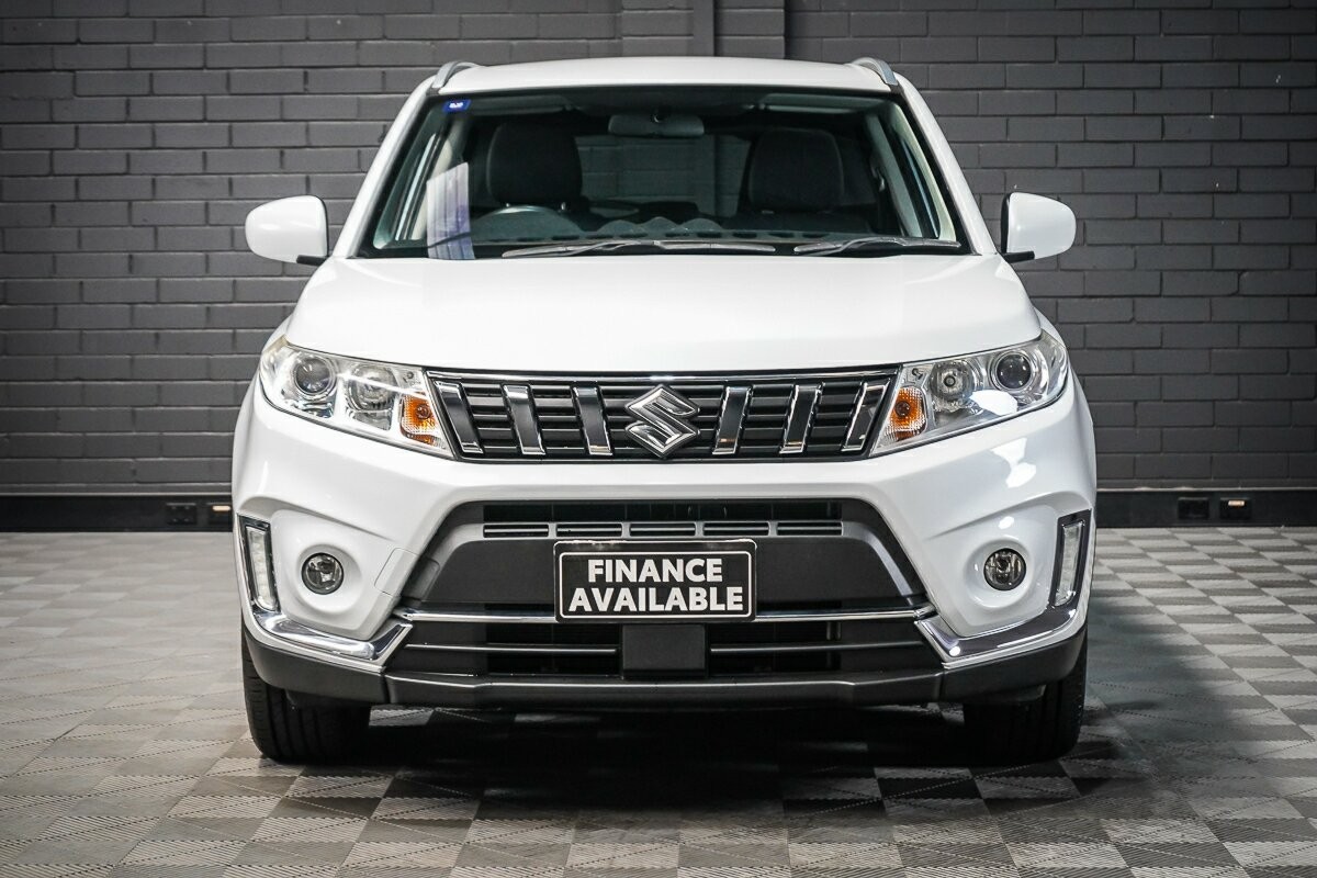 Suzuki Vitara image 3