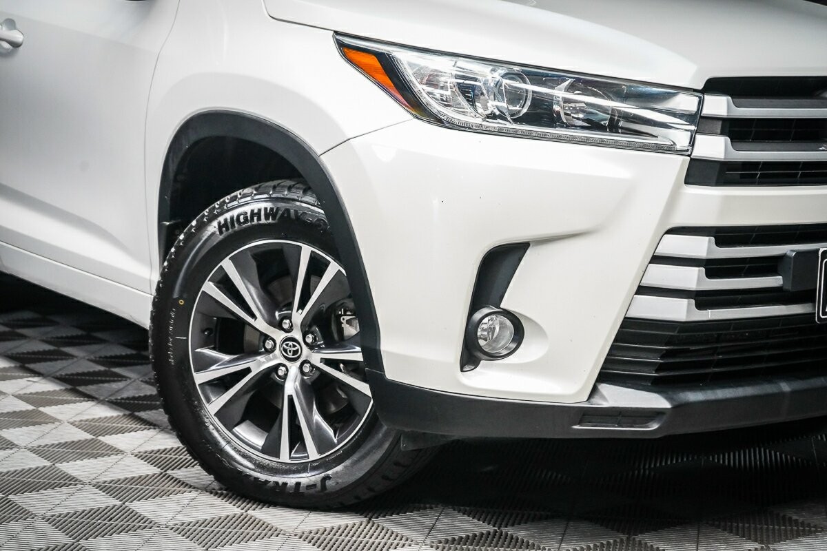 Toyota Kluger image 2