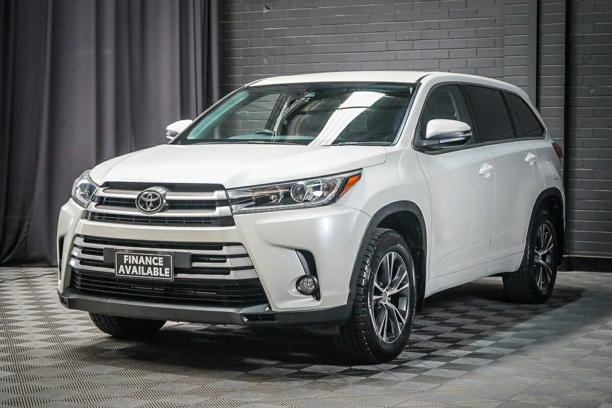 Toyota Kluger image 4