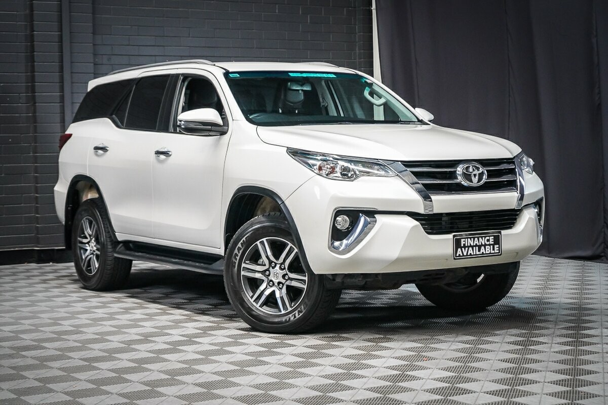 Toyota Fortuner image 1