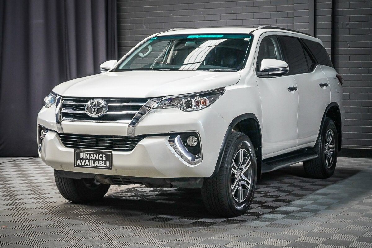 Toyota Fortuner image 4