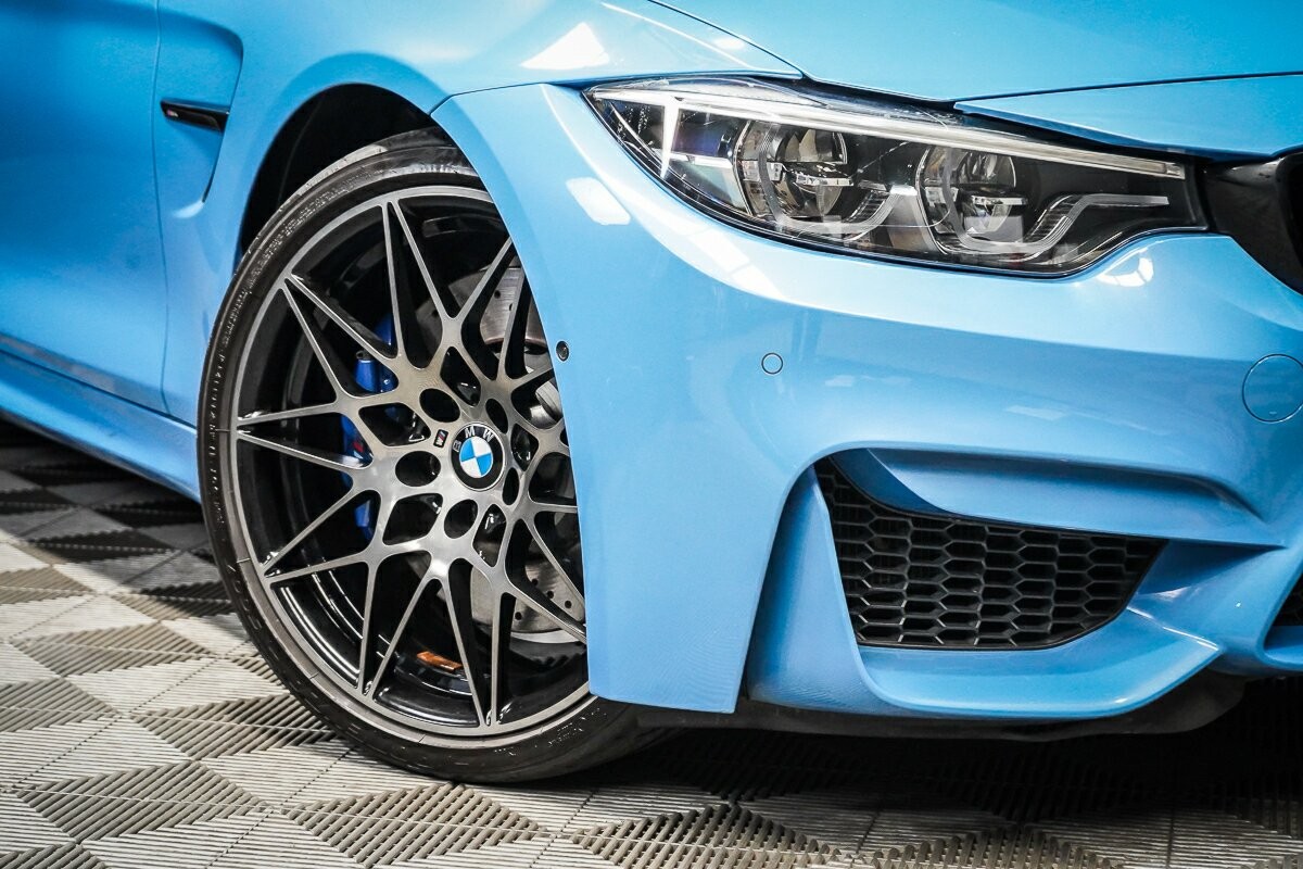 BMW M4 image 2