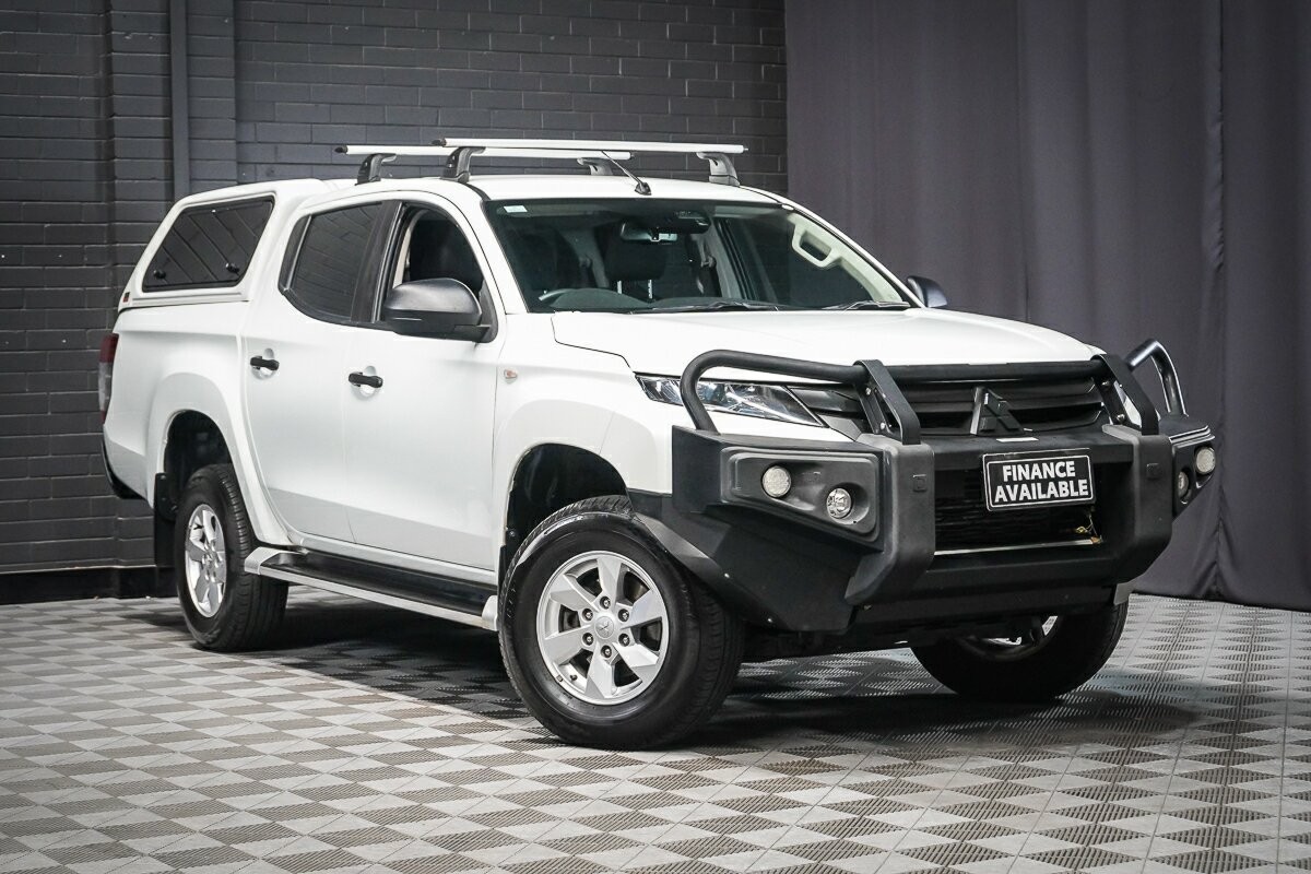 Mitsubishi Triton image 1