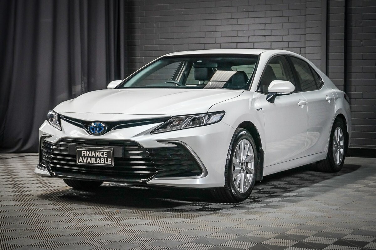 Toyota Camry image 4