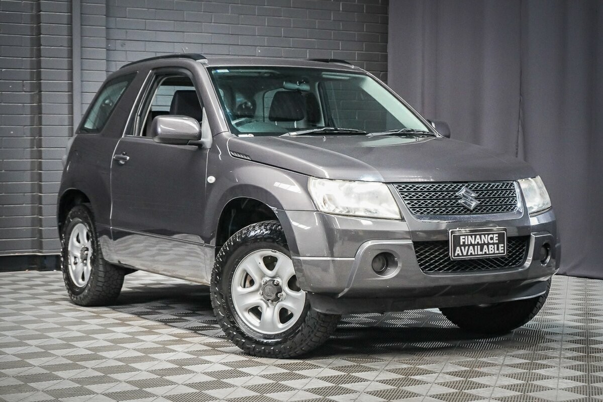 Suzuki Grand Vitara image 1