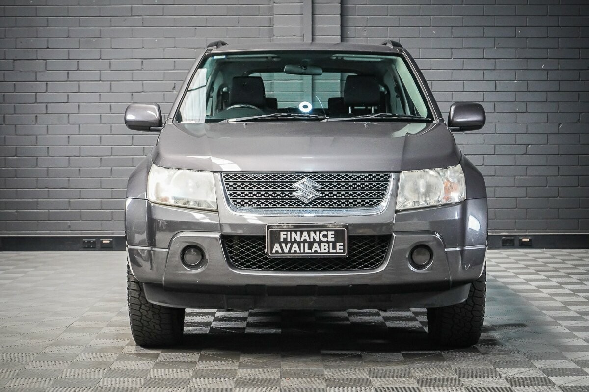 Suzuki Grand Vitara image 3