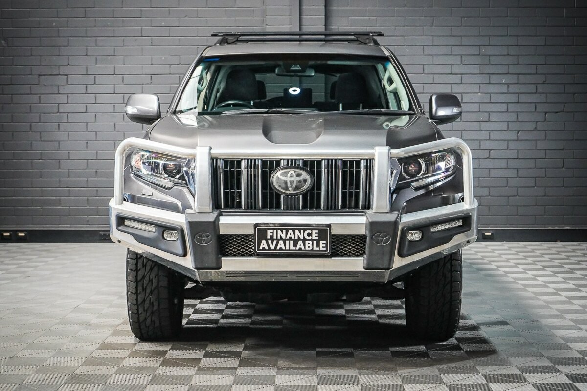 Toyota Landcruiser Prado image 3
