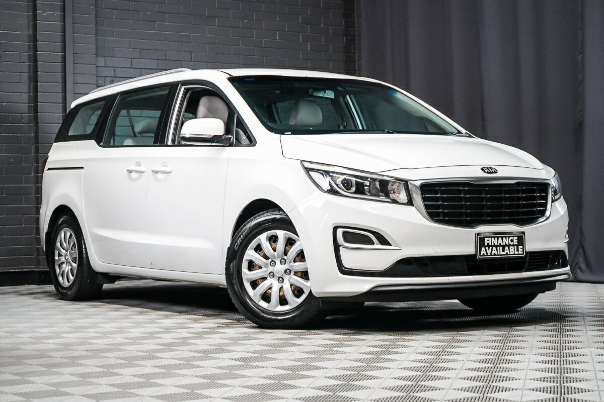 Kia Carnival image 1