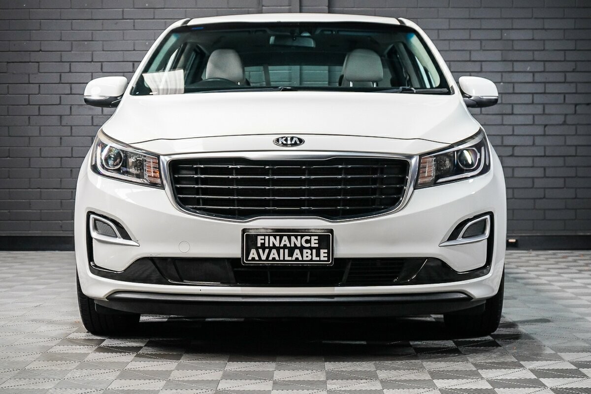 Kia Carnival image 3