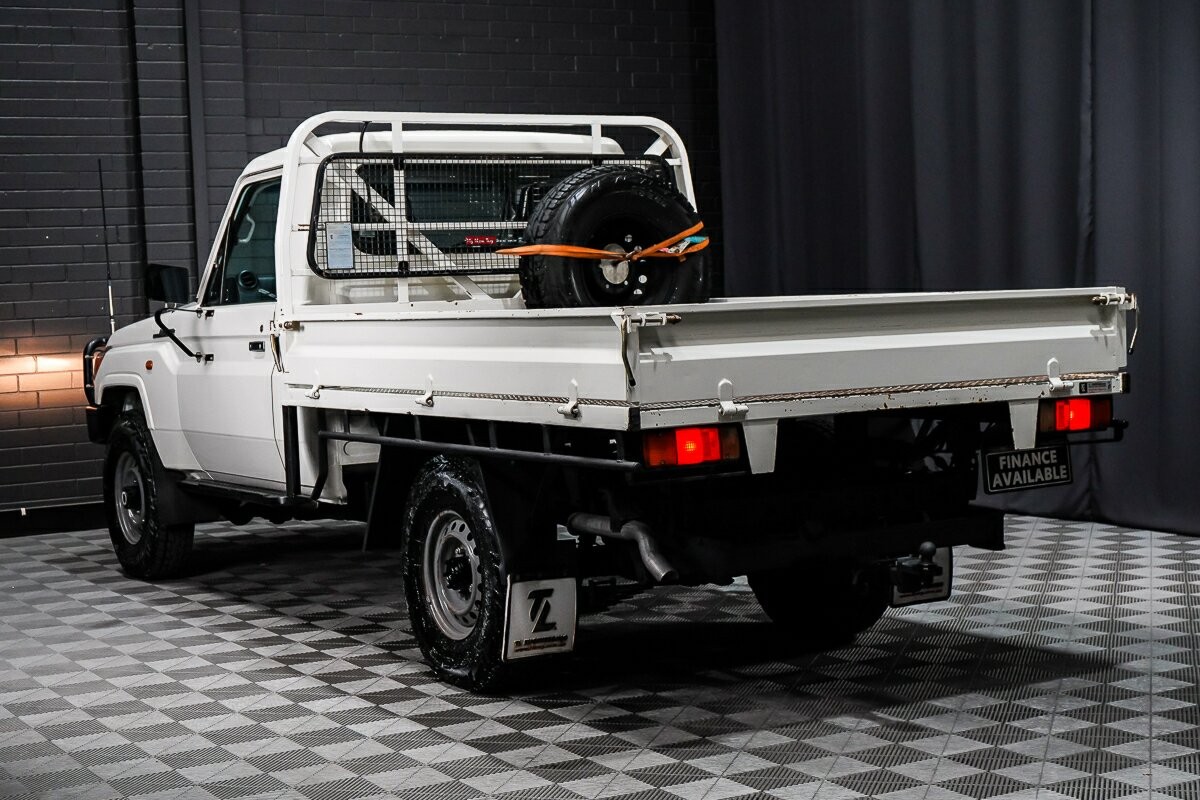 Toyota Landcruiser image 4