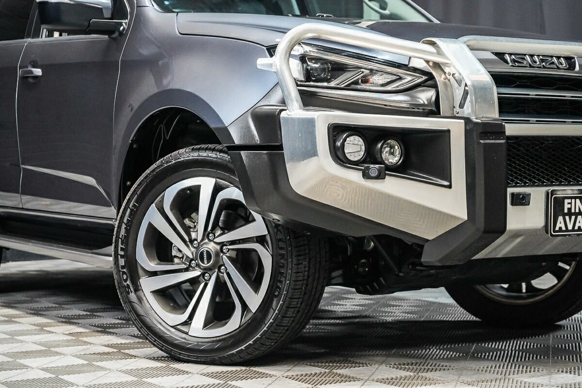 Isuzu Mu-x image 2