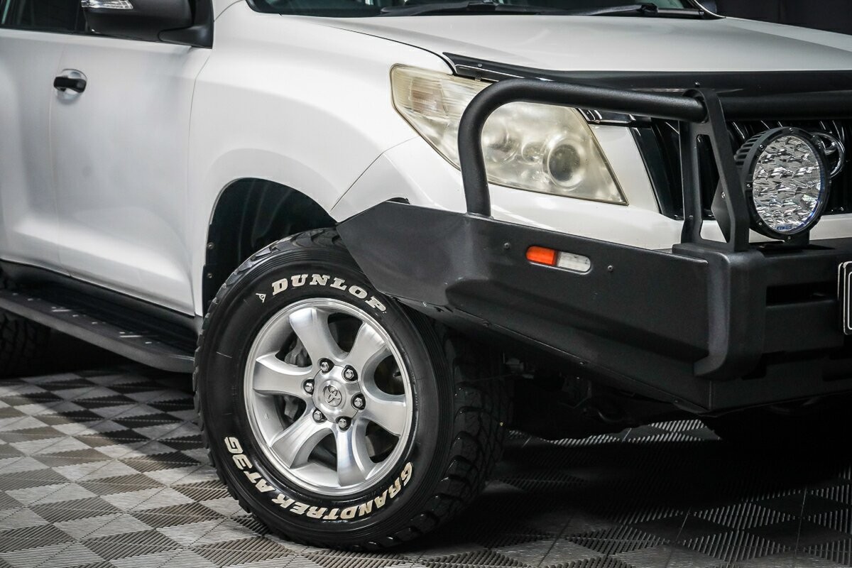 Toyota Landcruiser Prado image 2