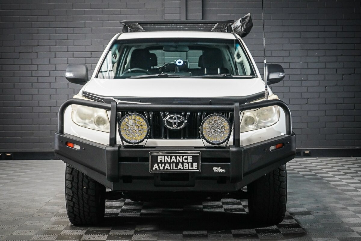 Toyota Landcruiser Prado image 3