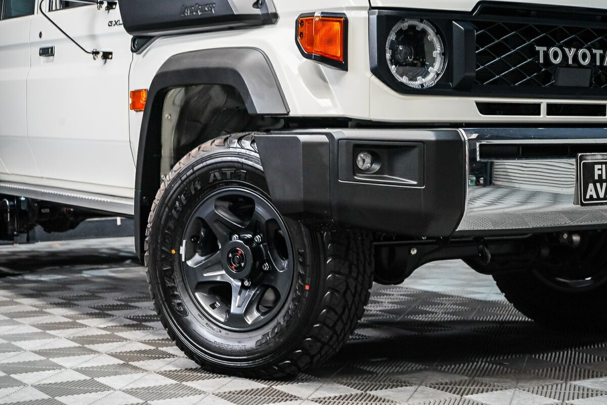 Toyota Landcruiser image 2