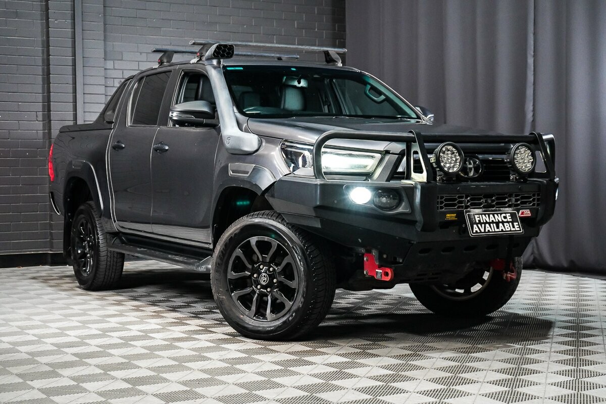 Toyota Hilux image 1