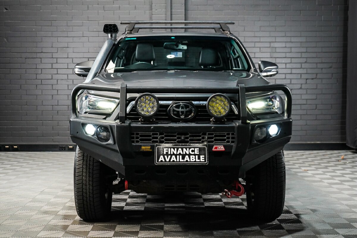 Toyota Hilux image 3
