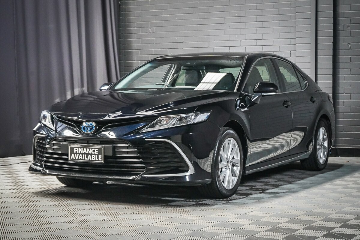 Toyota Camry image 4