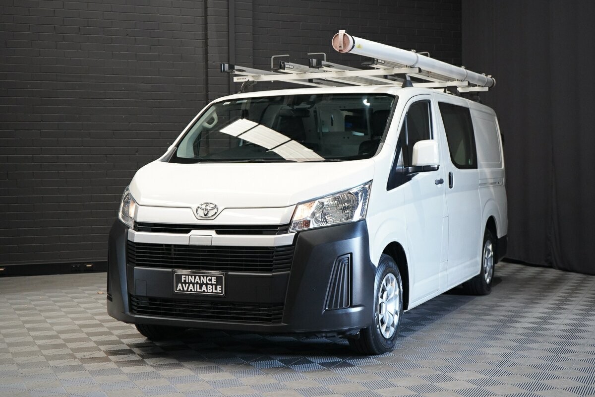 Toyota Hiace image 4