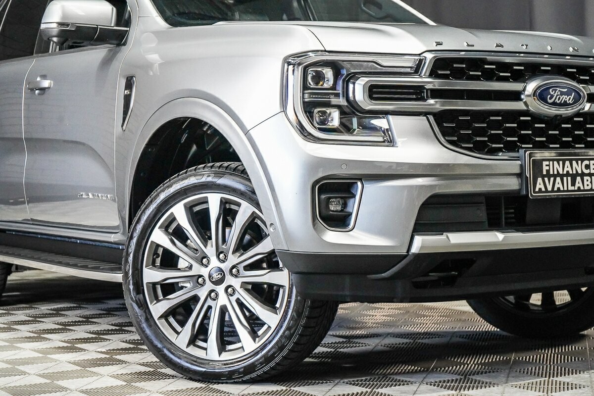 Ford Everest image 2