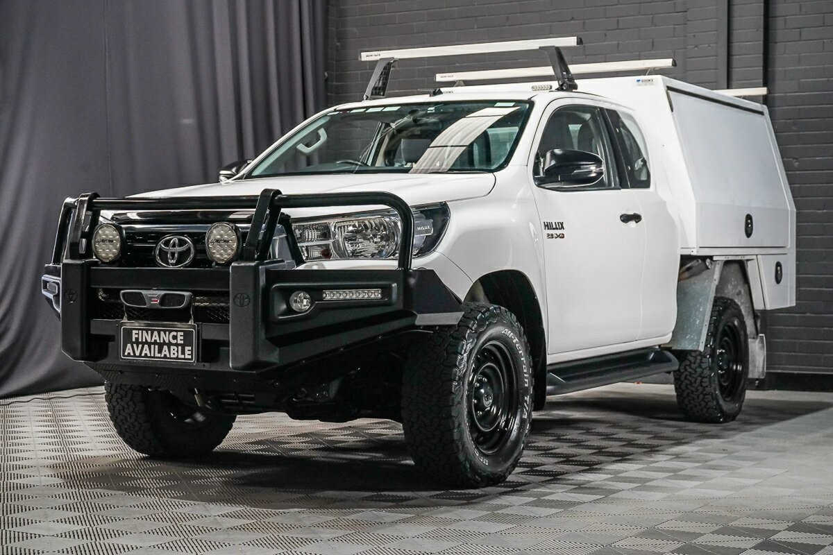 Toyota Hilux image 4