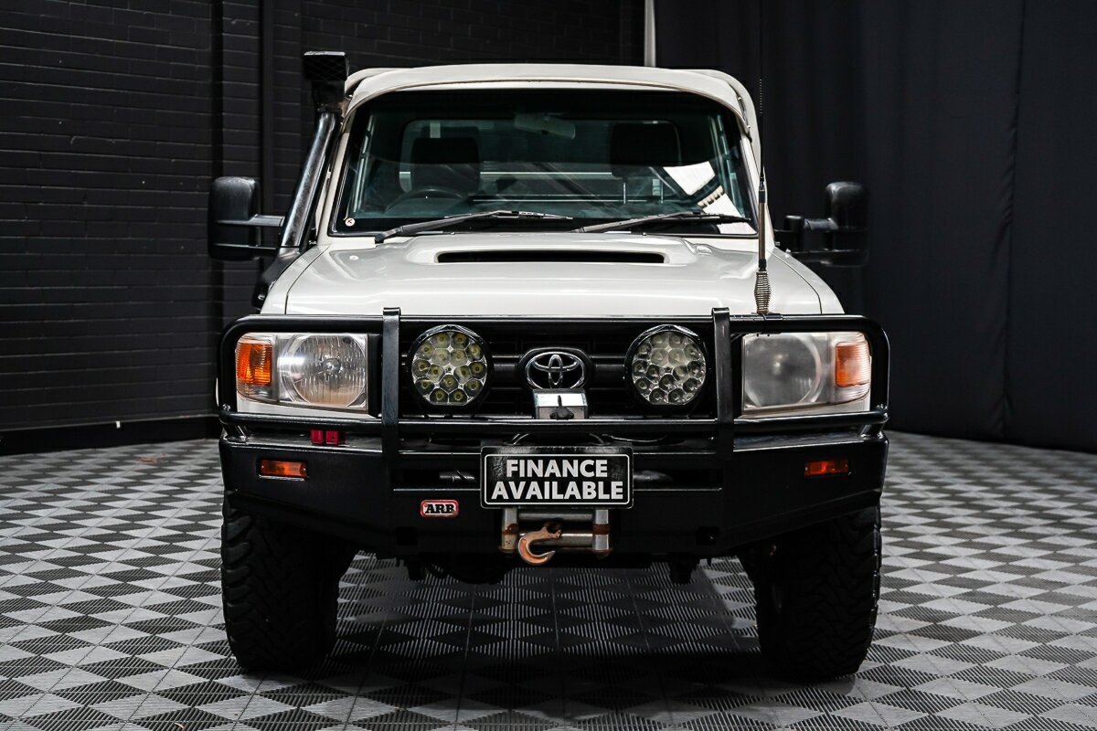 Toyota Landcruiser image 3