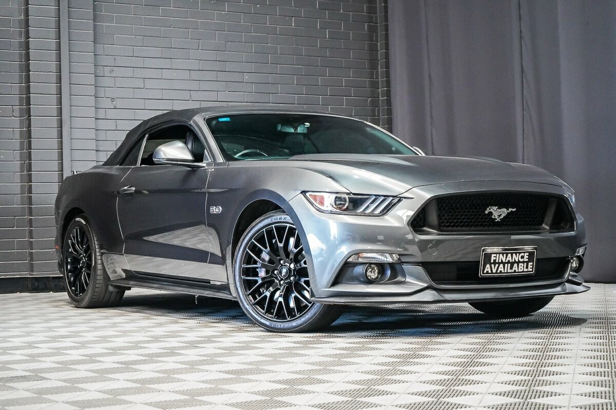 Ford Mustang image 1
