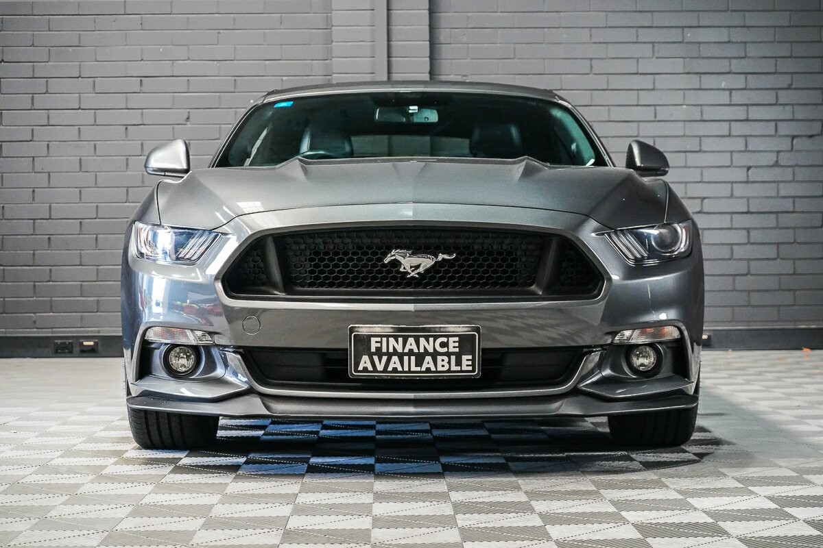Ford Mustang image 4