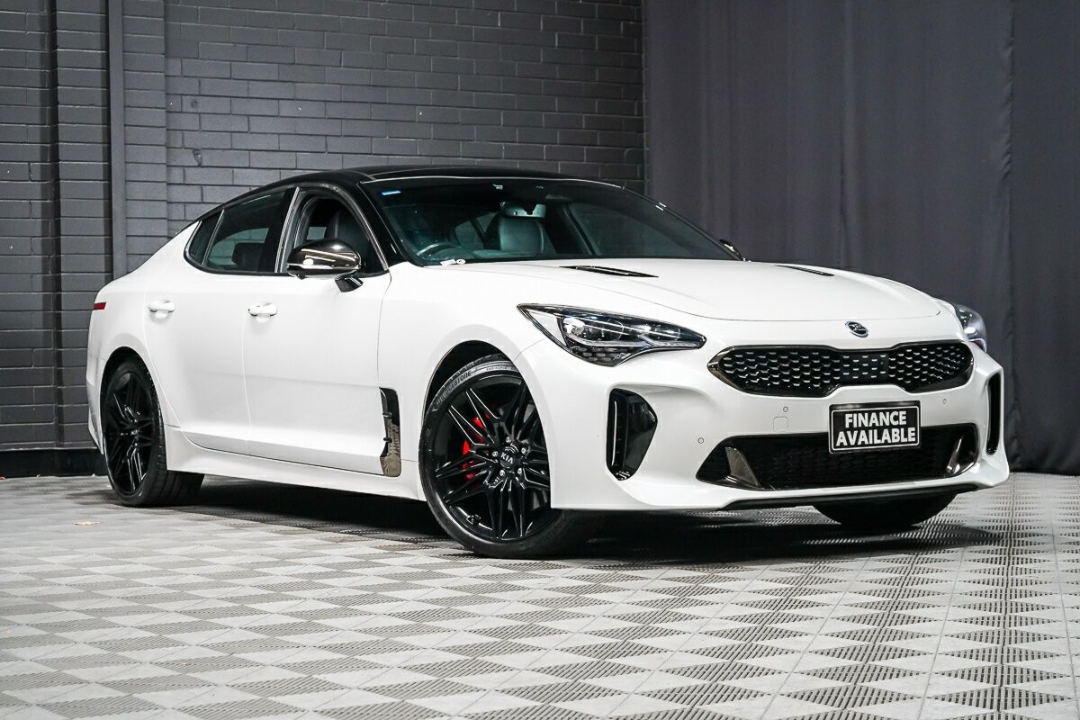 Kia Stinger image 1