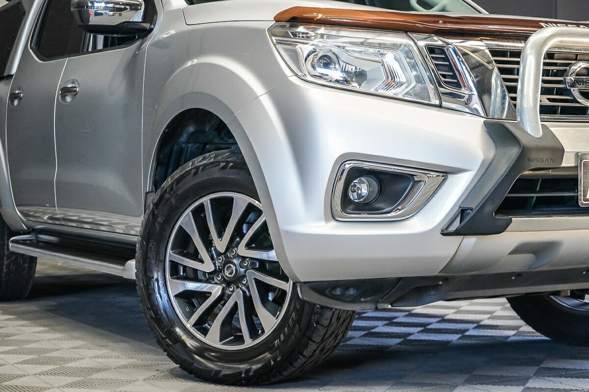 Nissan Navara image 2
