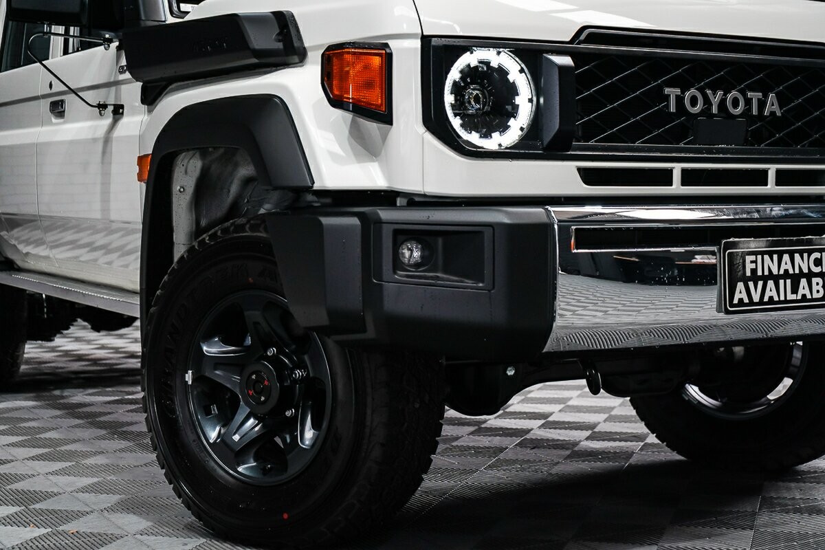 Toyota Landcruiser image 2