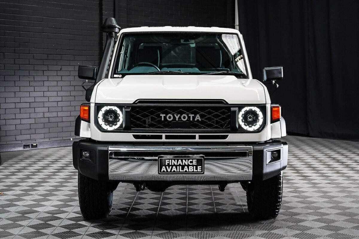 Toyota Landcruiser image 3