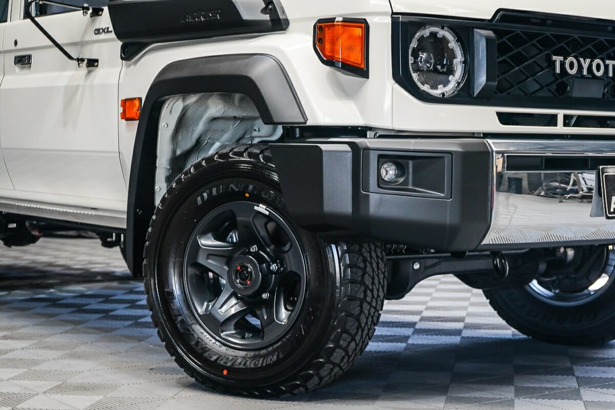 Toyota Landcruiser image 2