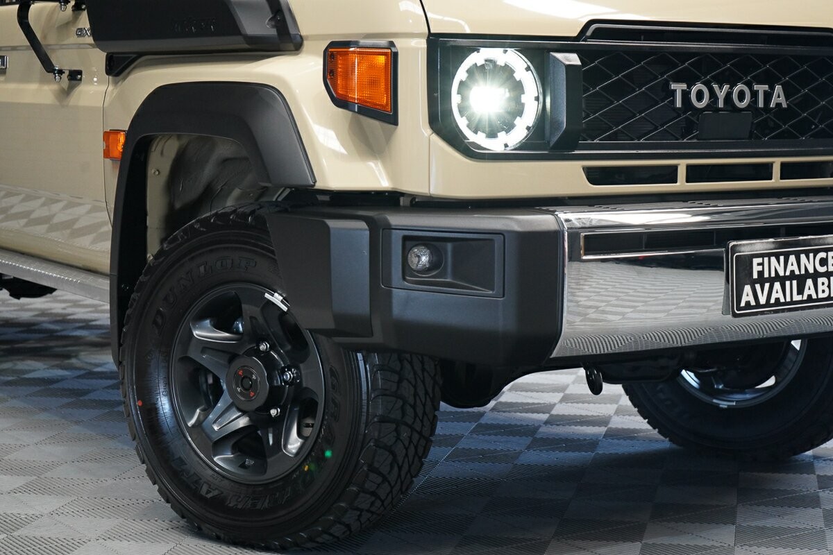 Toyota Landcruiser image 2
