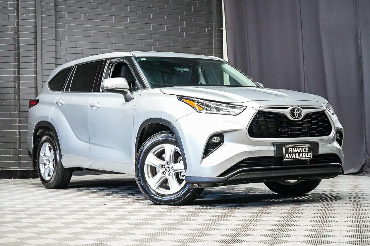Toyota Kluger image 1